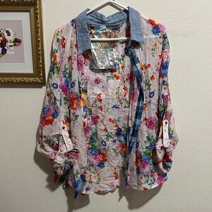 Pearls by Aratta Flamingo floral top